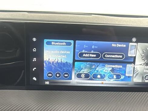 Certified 2025 Nissan Kicks SR image 24