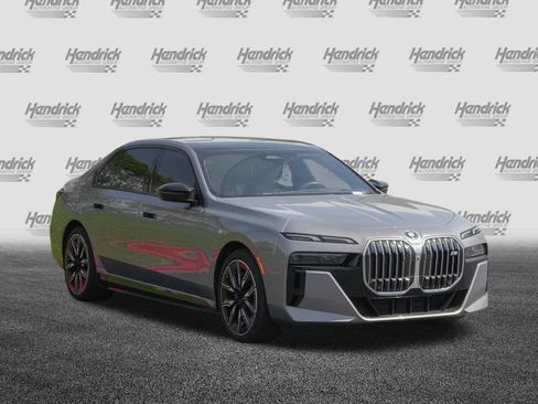 Used 2024 BMW i7 M70 w/ Premium Package AWD/4WD image 2