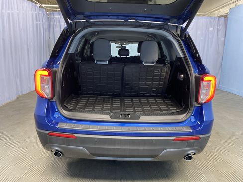 Used 2021 Ford Explorer XLT w/ Equipment Group 202A image 33