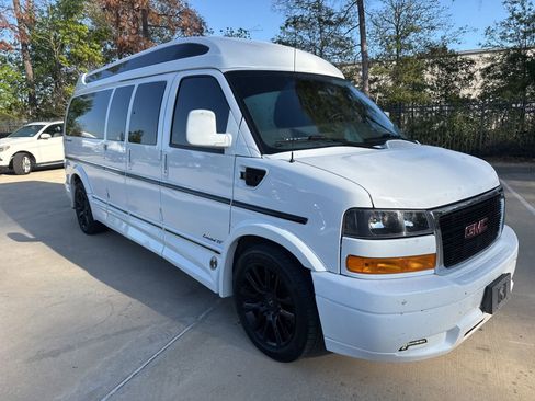 Used 2021 GMC Savana 3500 LS w/ Chrome Appearance Package image 2