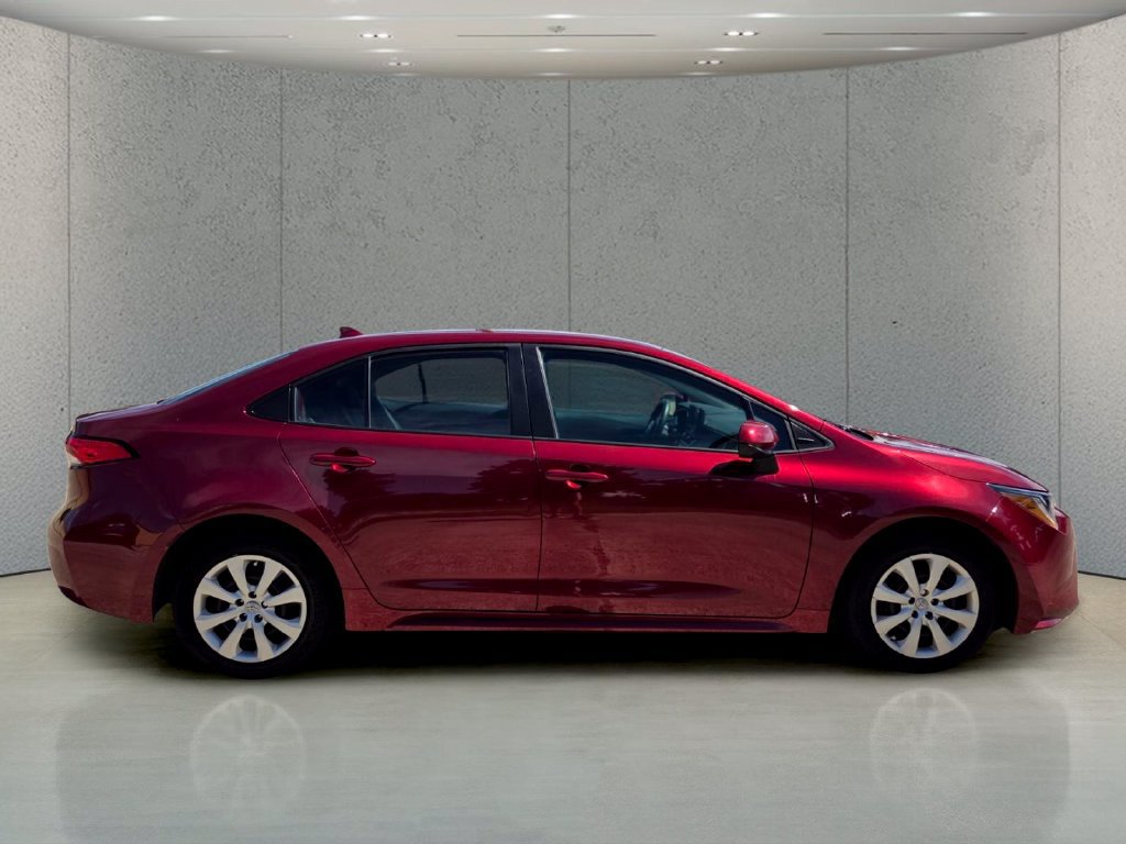 Used 2025 Toyota Corolla LE FWD image 6