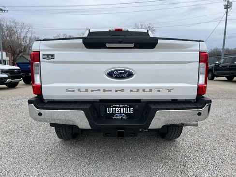 Used 2019 Ford F350 Lariat w/ Chrome Package image 7