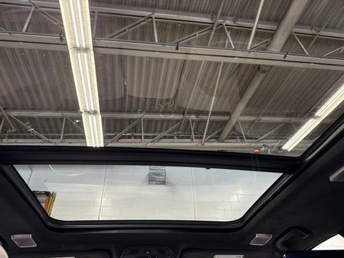 Certified 2025 Cadillac Escalade V w/ LPO, ONYX Package AWD/4WD image 25