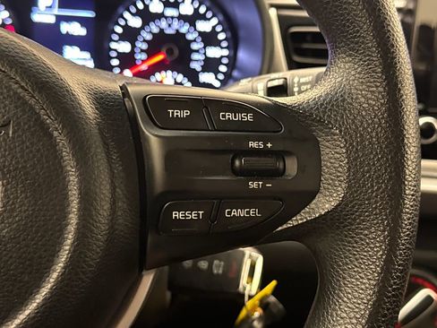 Used 2023 Kia Rio S FWD image 28