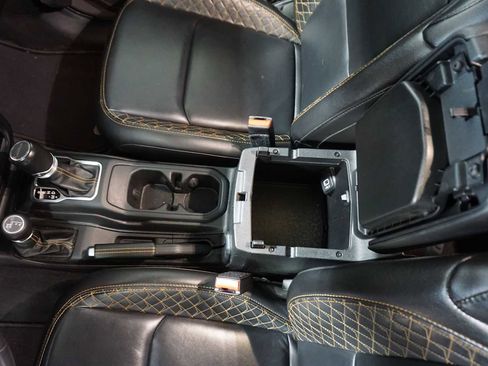 Used 2023 Jeep Gladiator Overland image 21