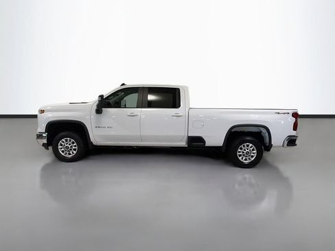 Used 2024 Chevrolet Silverado 2500 LT AWD/4WD image 6