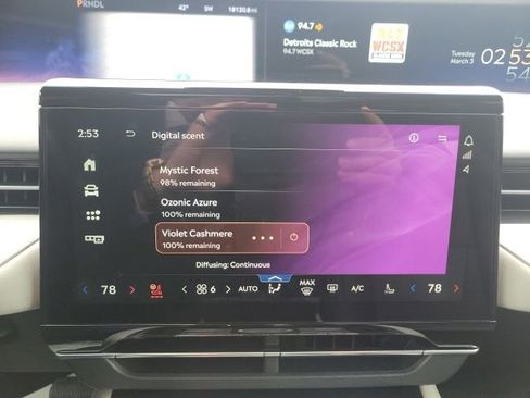 Certified 2024 Lincoln Nautilus Reserve w/ Equipment Group 202A image 35