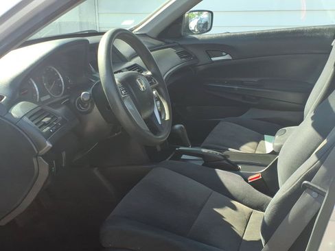 Used 2010 Honda Accord LX-P image 6