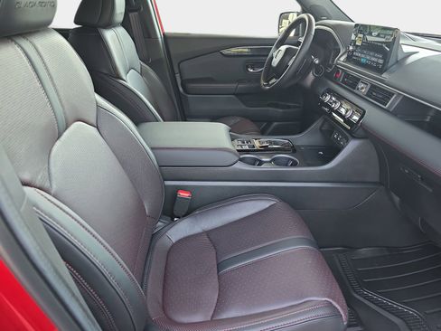 New 2025 Honda Pilot Black Edition image 10