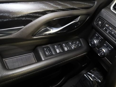 Used 2021 GMC Yukon Denali w/ Denali Premium Package image 31