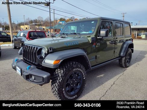 Used 2023 Jeep Wrangler Unlimited w/ 8.4" Radio Group image 8