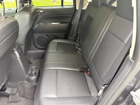 Used 2014 Jeep Compass Latitude w/ Sun/Sound Group AWD/4WD image 16