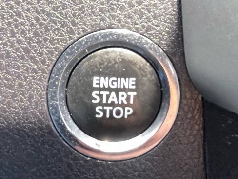 Used 2017 Toyota Highlander XLE FWD image 22