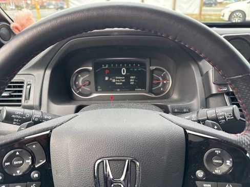 Certified 2025 Honda Passport Black Edition image 8