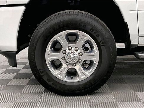 Used 2024 RAM 2500 Big Horn w/ Safety Group image 8