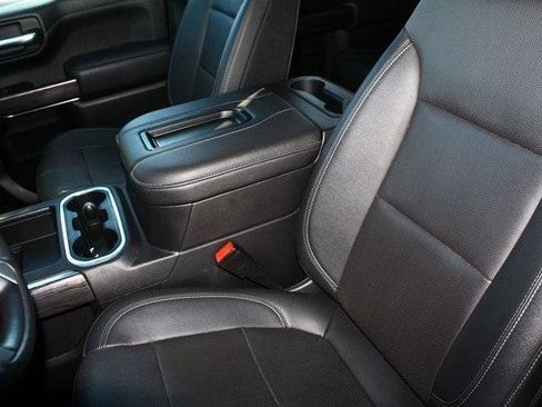 Used 2022 Chevrolet Silverado 1500 LTZ image 4