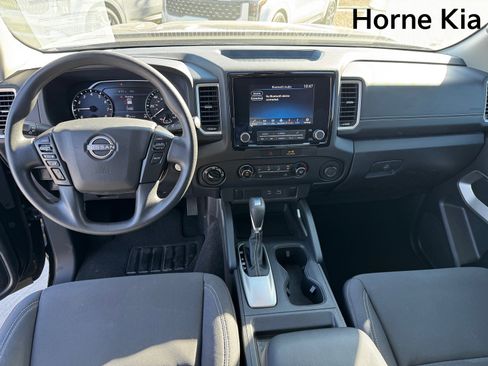 Used 2022 Nissan Frontier SV image 14