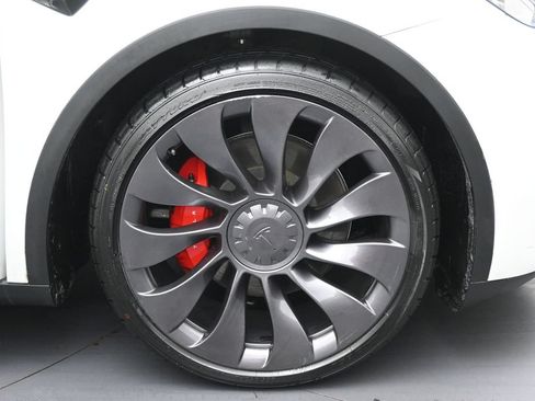 Used 2023 Tesla Model Y Performance AWD/4WD image 10