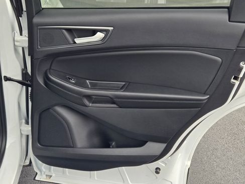 Used 2024 Ford Edge SE image 9