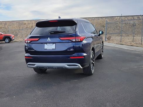Used 2024 Mitsubishi Outlander SEL image 3