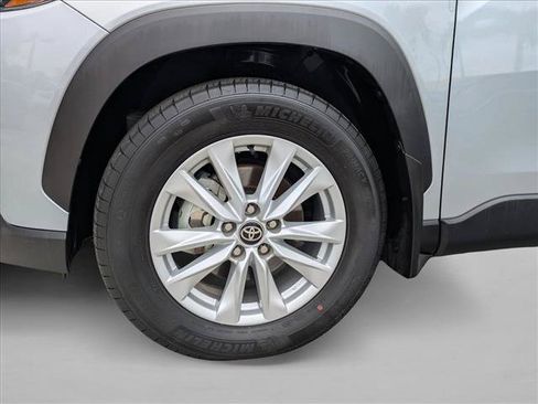 Used 2024 Toyota Corolla Cross LE FWD image 23