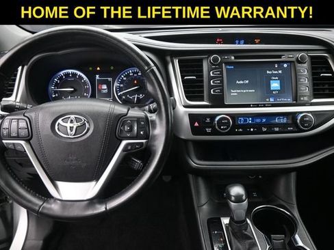 Used 2017 Toyota Highlander SE AWD/4WD image 15
