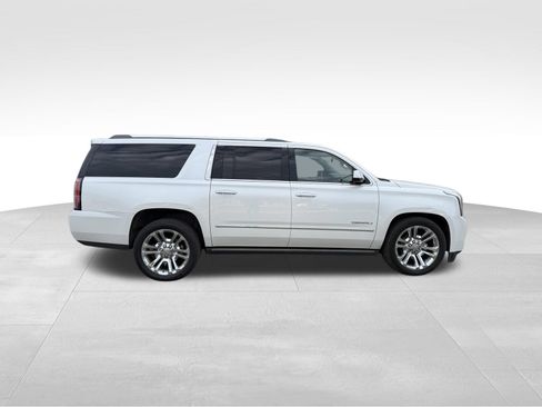 Used 2017 GMC Yukon XL Denali w/ Open Road Package AWD/4WD image 2