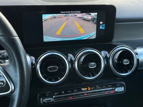 Used 2022 Mercedes-Benz GLB 250 image 19