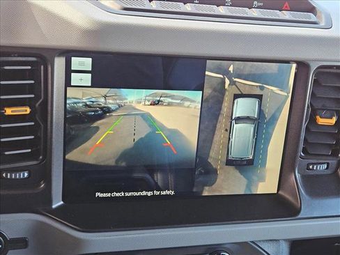 Used 2021 Ford Bronco Badlands image 19