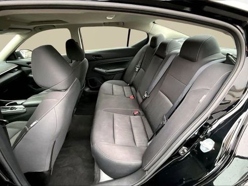 Used 2024 Nissan Altima 2.5 SV w/ SV Premium Package image 16