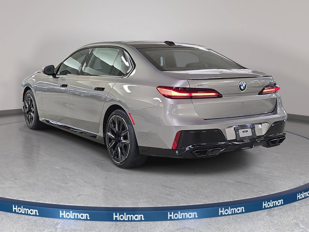 Used 2024 BMW 760i xDrive AWD/4WD image 9