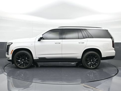 Certified 2025 Cadillac Escalade Sport Platinum AWD/4WD image 3