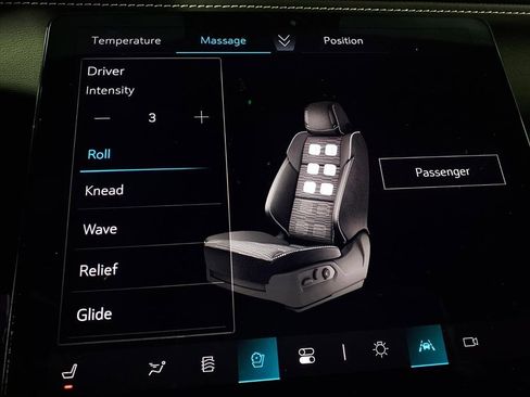 Used 2025 Cadillac Escalade ESV Sport Platinum image 14