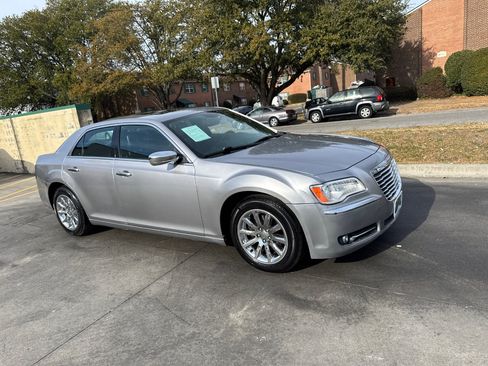 Used 2014 Chrysler 300 C image 6