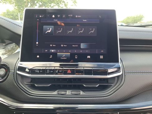 New 2026 Jeep Compass Latitude image 4