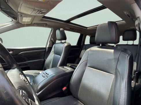 Used 2017 Toyota Highlander Limited Platinum w/ Carpet Mat Package AWD/4WD image 27