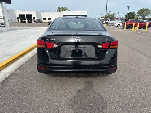 Used 2022 Nissan Altima 2.5 SV FWD image 8