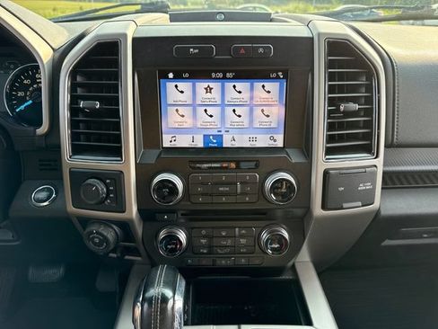 Used 2018 Ford F150 Lariat w/ Equipment Group 502A Luxury AWD/4WD image 29