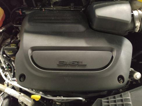 Used 2024 Chrysler Voyager LX FWD image 30