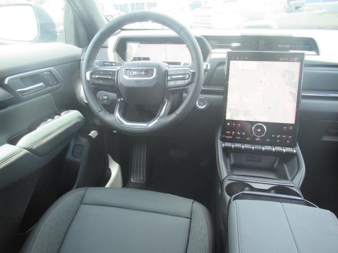 New 2027 GMC Terrain AT4 w/ Convenience Package III AWD/4WD image 13