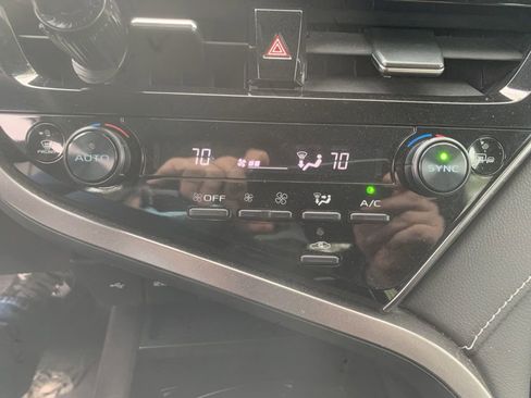 Used 2024 Toyota Camry SE image 17