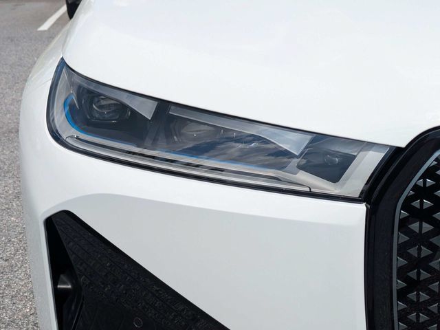 Used 2025 BMW iX xDrive50 w/ Premium Package AWD/4WD image 11