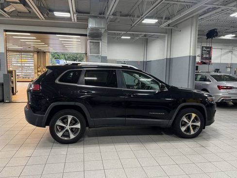 Used 2019 Jeep Cherokee Limited AWD/4WD image 4