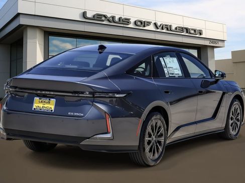 New 2026 Lexus ES 350e FWD image 4