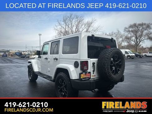 Used 2017 Jeep Wrangler Unlimited Sahara image 9