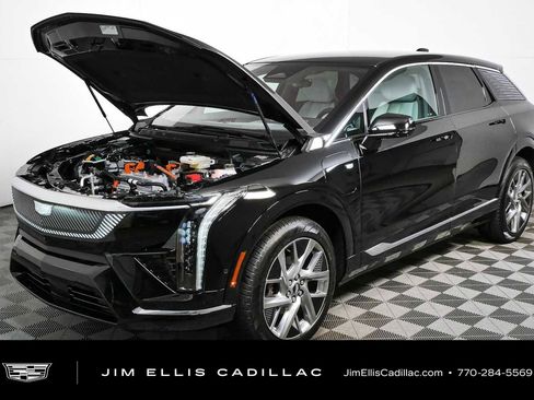 Certified 2025 Cadillac Optiq Luxury 1 AWD/4WD image 33