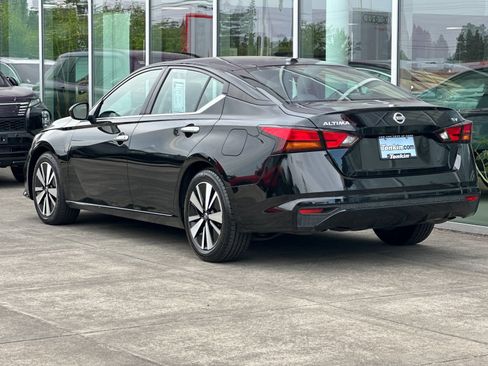Used 2021 Nissan Altima 2.5 SV FWD image 5