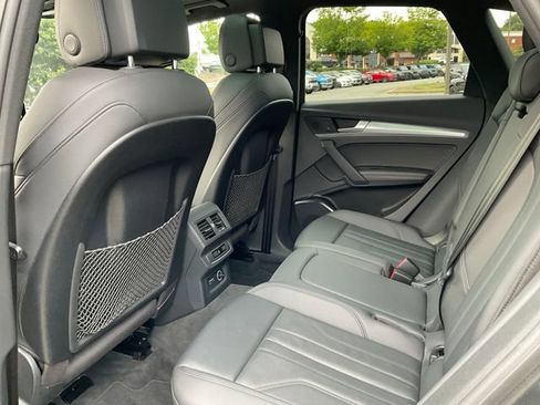 Used 2020 Audi Q5 2.0T Titanium Premium Plus AWD/4WD image 27