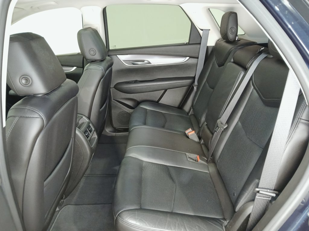 Used 2017 Cadillac XT5 Luxury w/ Driver Awareness Package FWD image 12