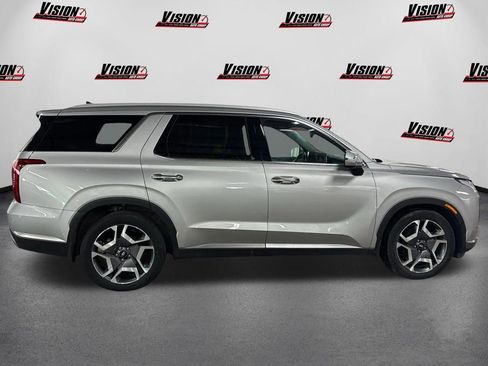 Used 2024 Hyundai Palisade Limited image 4